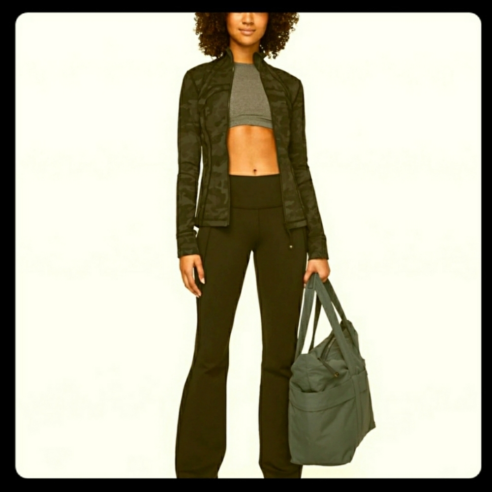 Lululemon black flare yoga pants with waist pocket